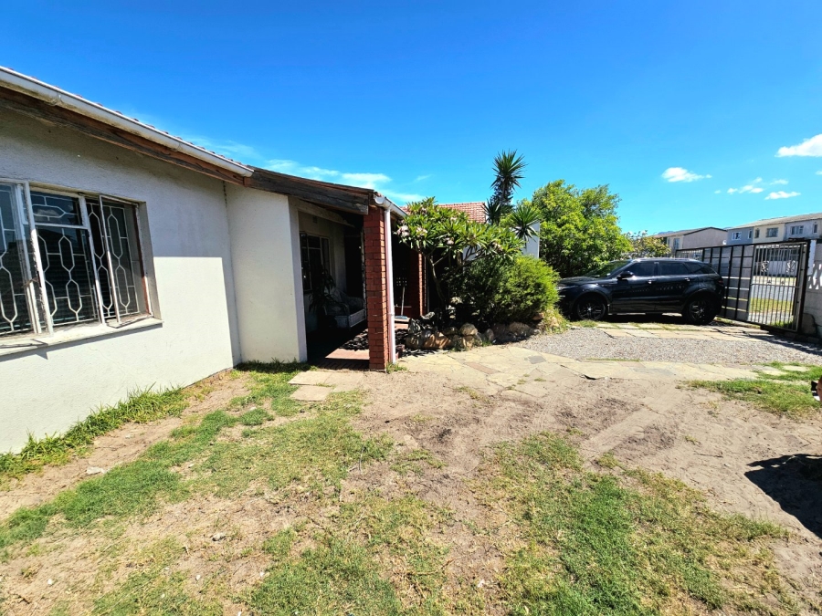 3 Bedroom Property for Sale in Lotus River Western Cape